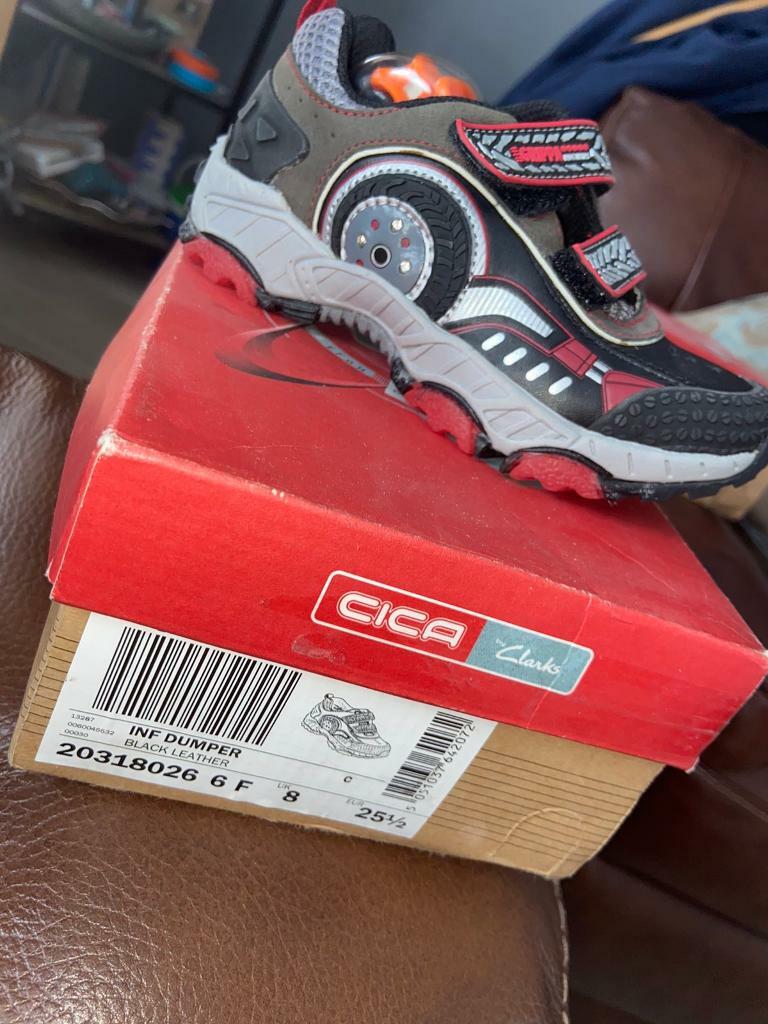 clarkes boys trainers